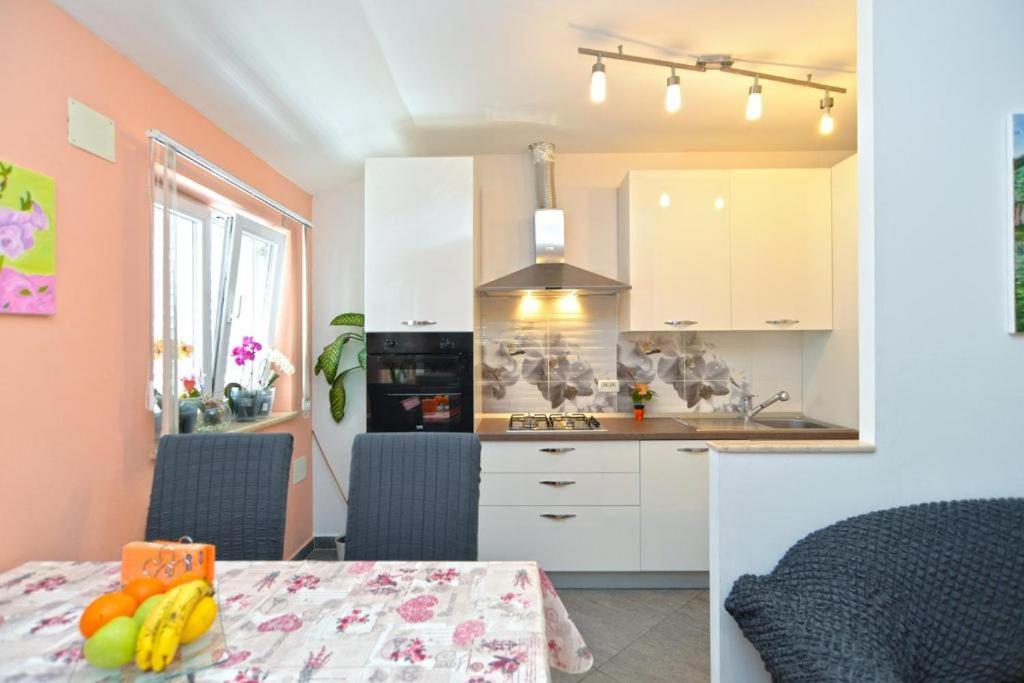 Apartman Eda Pula Exterior foto