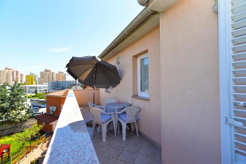 Apartman Eda Pula Exterior foto