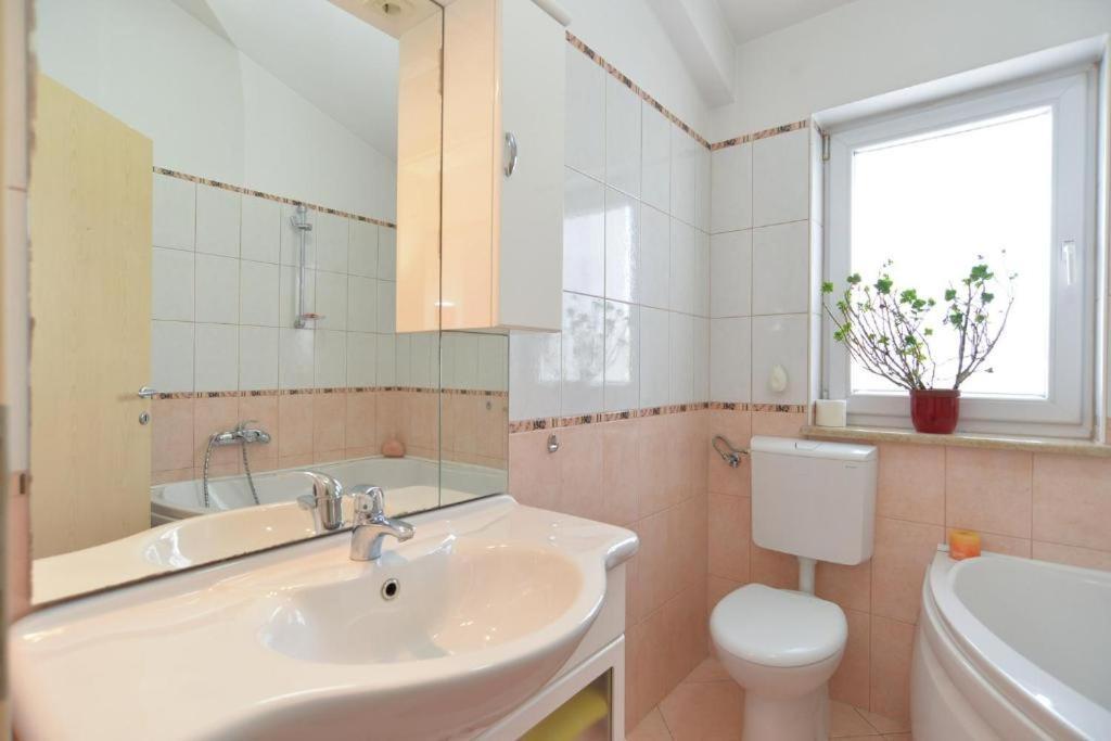 Apartman Eda Pula Exterior foto